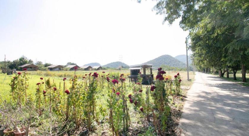 Hotel Oyo 75374 Baan Rak Mai Kanchanaburi Exterior foto